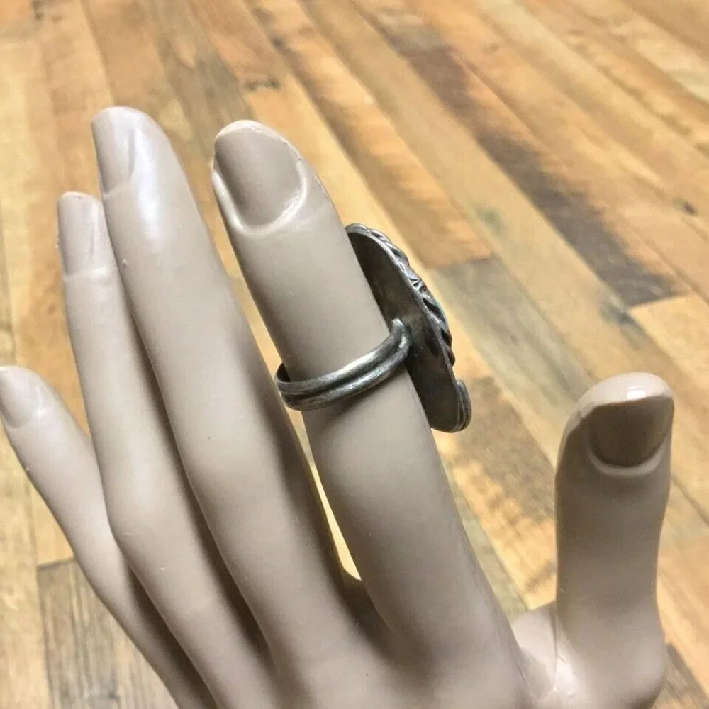 Vintage Handcrafted Navajo Indian Western Sterling and Turquoise Ring Size 3.5 - Picture 7 of 12